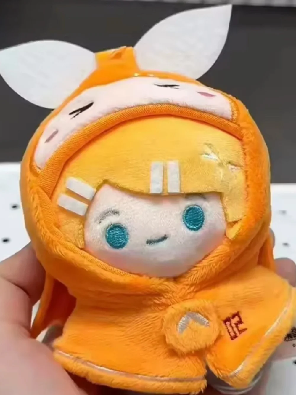 Hatsune Miku & Vocaloids with Poncho Mini Plush Keychain Blind Box  ( 1PC BY